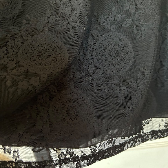 CAbi " Date Night" Black Floral Lace Sheath  Lined Sleeveless Cami Tank Blouse - Picture 9 of 12